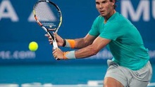 Nadal thực hiện cú đánh hình 'quả chuối' giải quần vợt Qatar mở rộng